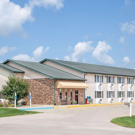 Super 8 By Wyndham Mt Pleasant Motel Mount Pleasant Exterior photo